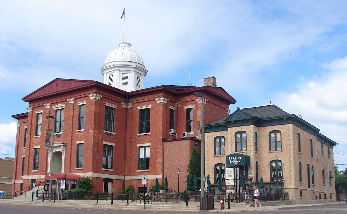 Commercial cleaning with JAN-PRO Cleaning & Disinfecting in McHenry, IL